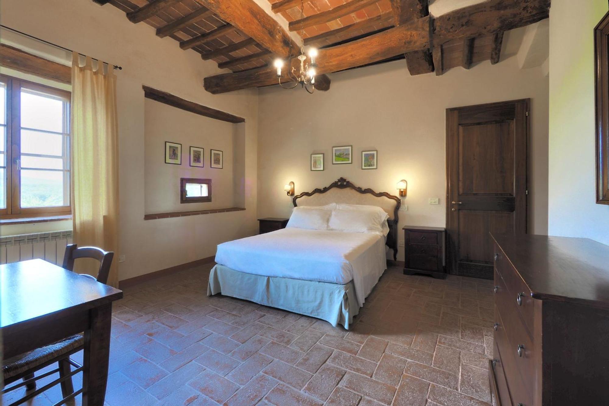Castello Di Montalto Aparthotel คาสเตลนูโอโว เบราร์เดนกา ภายนอก รูปภาพ