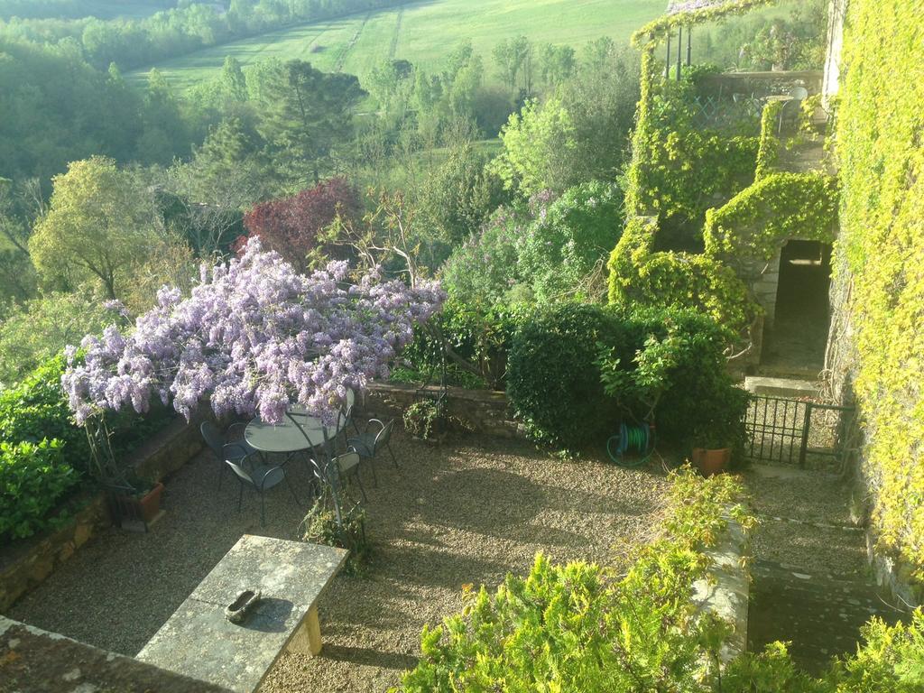Castello Di Montalto Aparthotel คาสเตลนูโอโว เบราร์เดนกา ภายนอก รูปภาพ