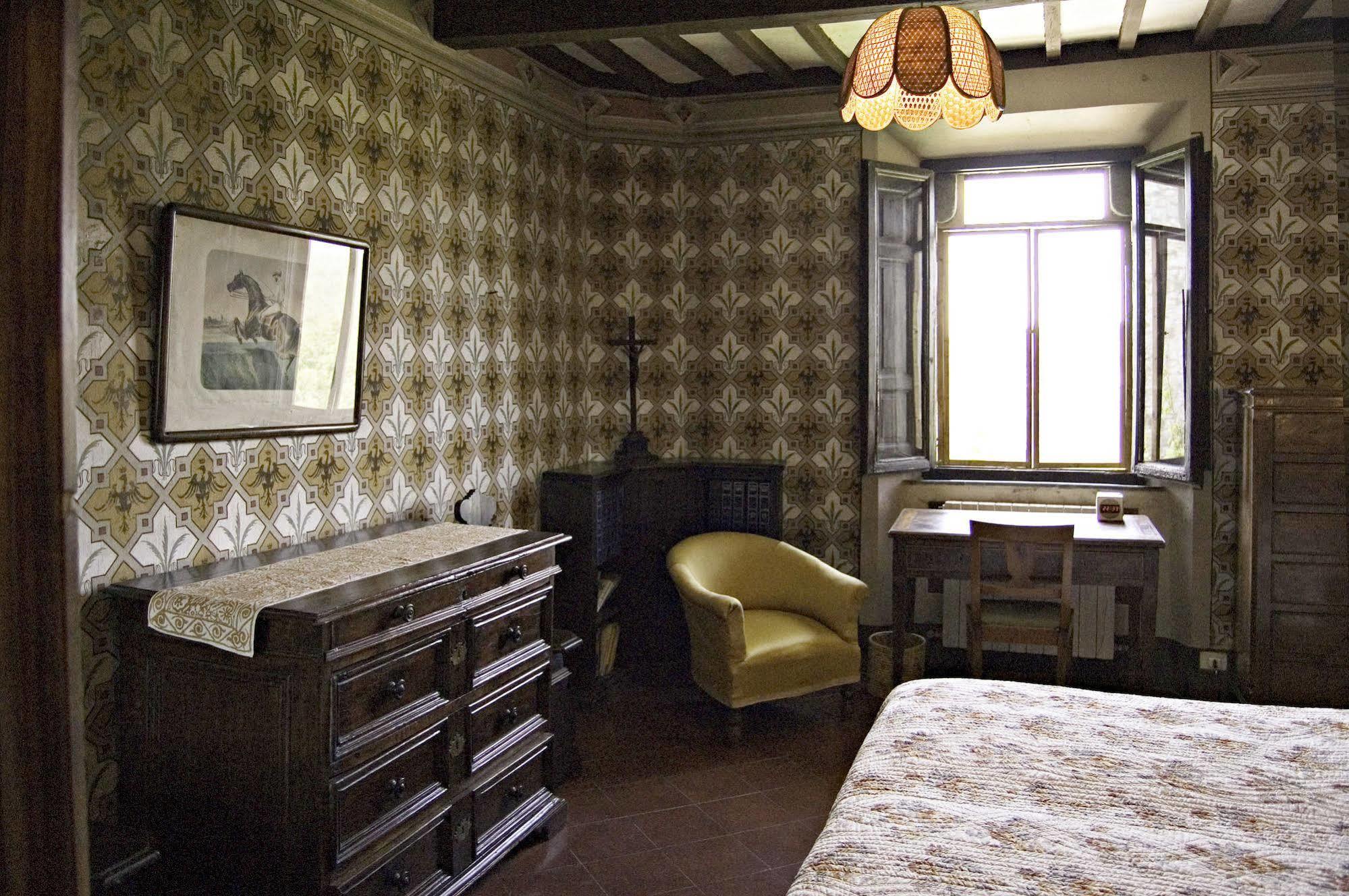 Castello Di Montalto Aparthotel คาสเตลนูโอโว เบราร์เดนกา ภายนอก รูปภาพ